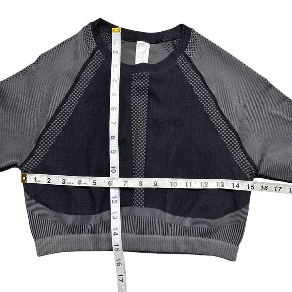 Fabletics | Women | Jessie Black Pewter Seamless Athletic Stretch Crop Top | XL - Picture 5 of 9